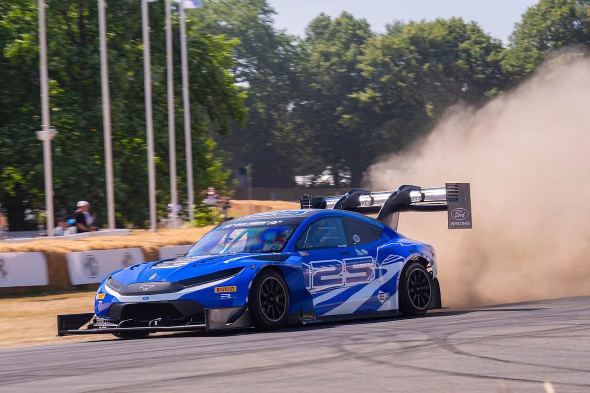 В 2026 году на трассе Гудвуд самым быстрым автомобилем стал Ford Super Mustang Mach-E
