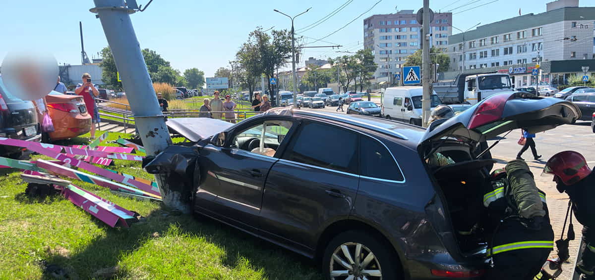 из-за потерявшего сознание водителя 5 автомобилей получили повреждения5
