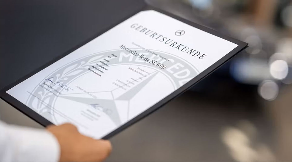 Компания Mercedes-Benz теперь выдает «свидетельства о рождении» своим старым автомобилям