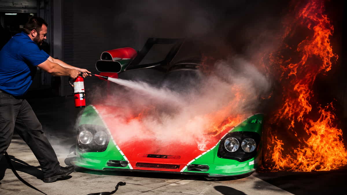 Редкий автомобиль Mazda 767B загорелся на трассе Лагуна Сека