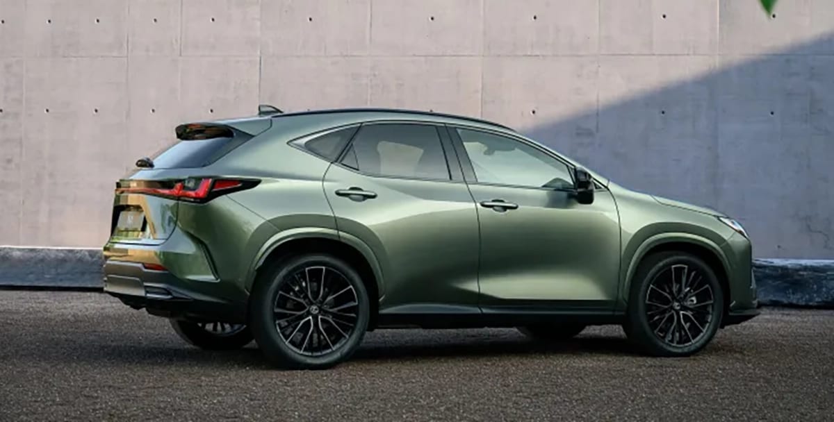 Компания Lexus представила обновленную версию NX3