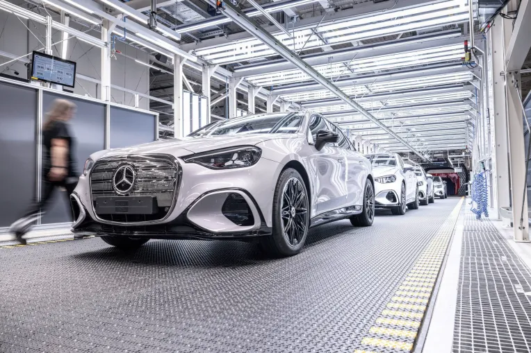 Mercedes рассматривает возможность закрытия двух заводов в Германии