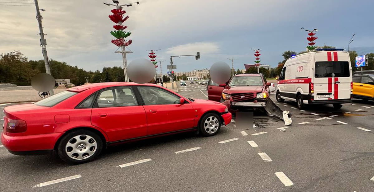 На пересечении Машерова и Победителей 88-летний водитель на Toyota не пропустил Audi1