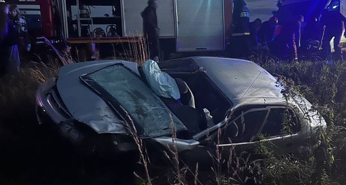 Toyota сбила пенсионерку и вылетела в кювет