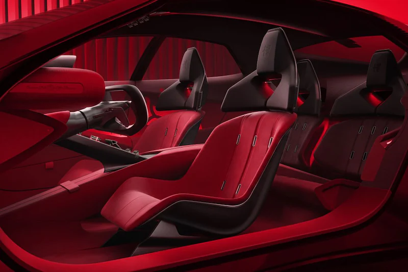 Alfa Romeo Cuorerosso прибыла в Париж1