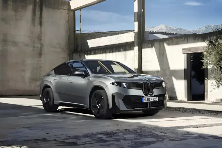 первые фотографии BMW iX4_1