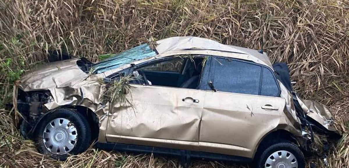 На трассе М-1 опрокинулся Nissan Tiida1